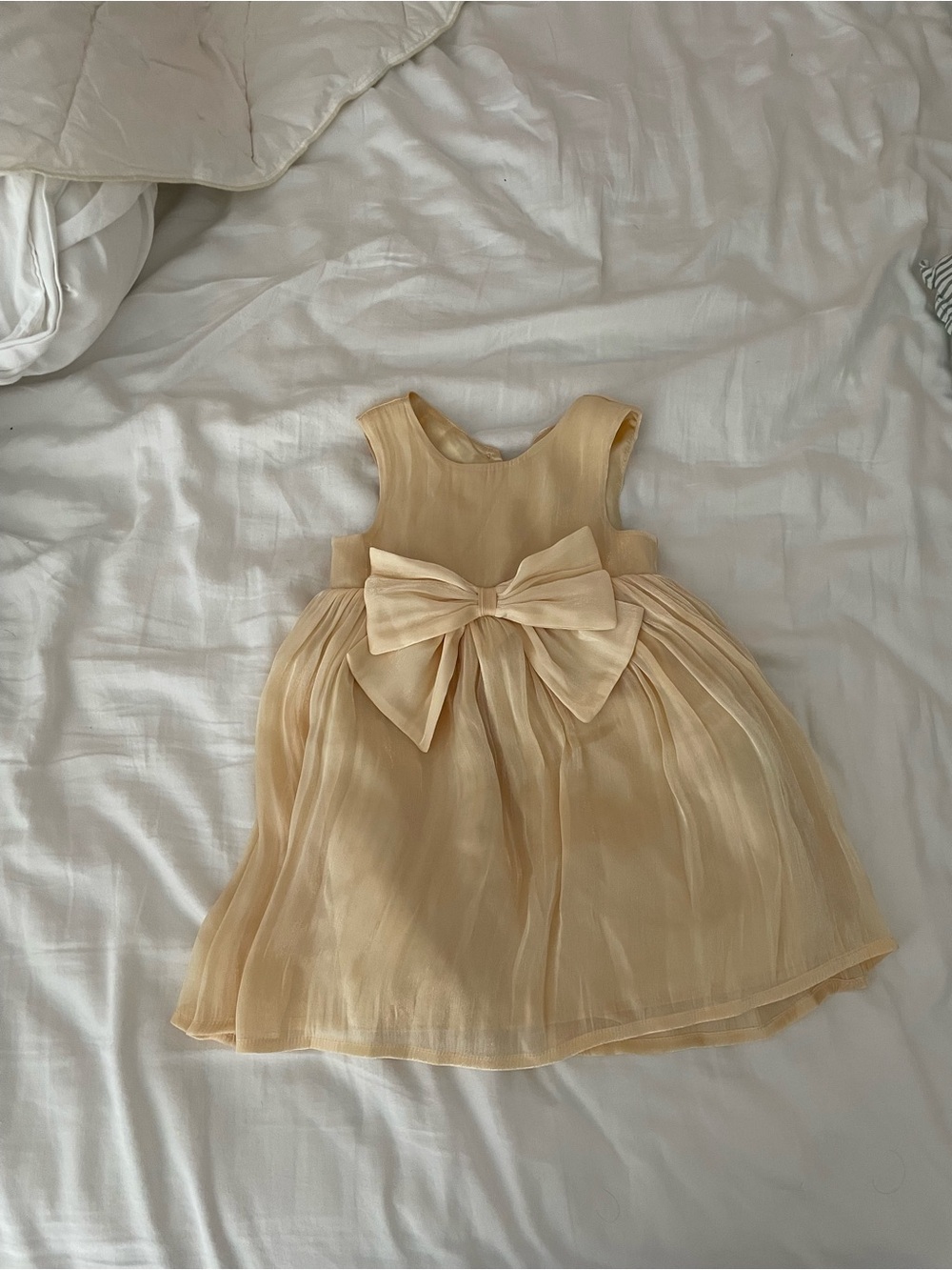 H&M baby Buttercream organaza bow dress